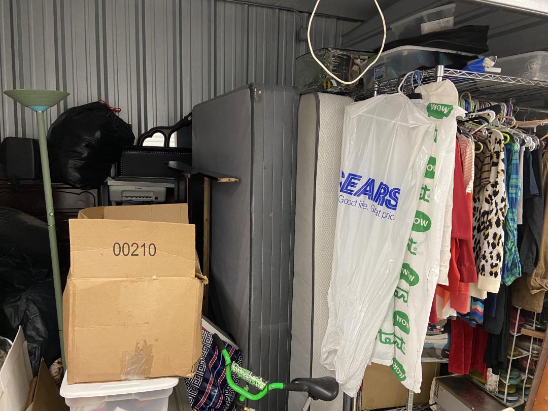 Storage Unit Auction in Hattiesburg, MS at Tellus Self Storage Oak